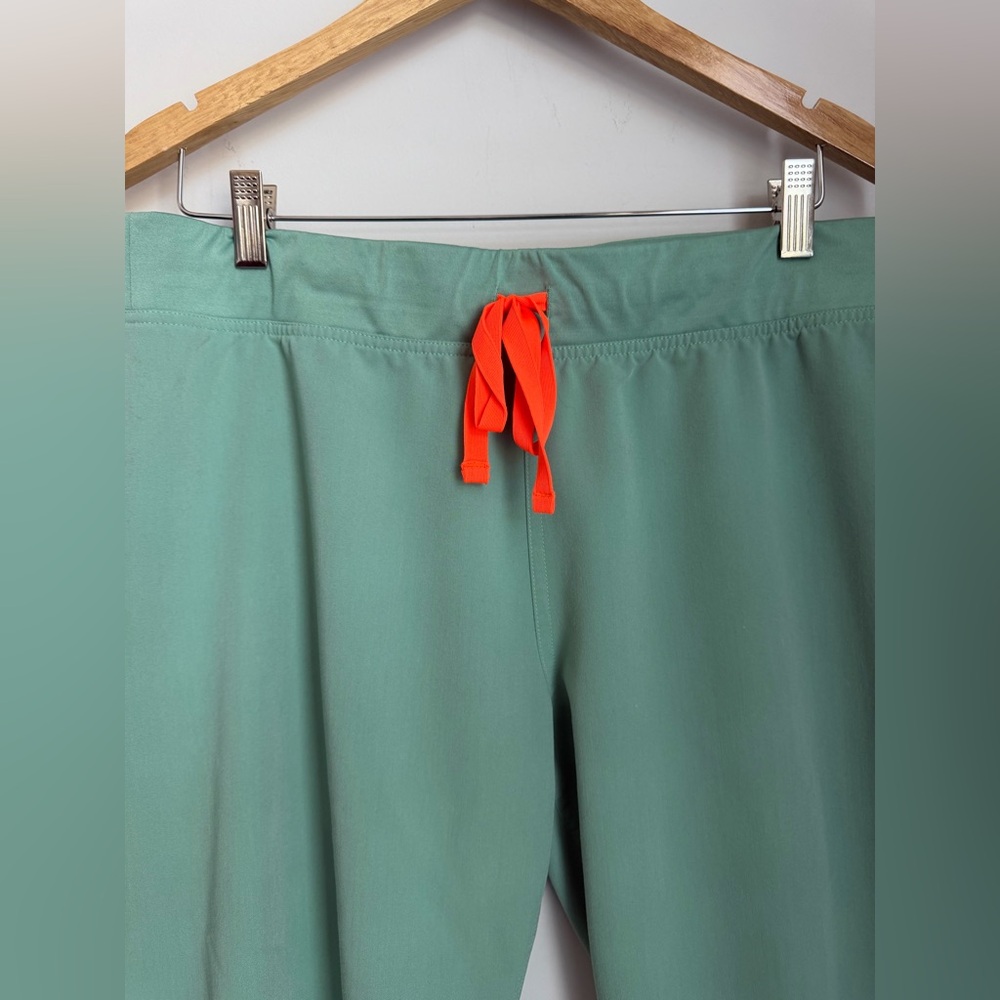 FIGS Scrub Pants Large Petite L/P Light Green Technical Collection - Picture 3 of 8